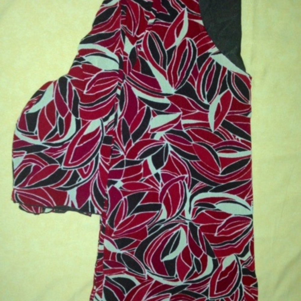 Abstract, Black-White-Maroon, leaves top